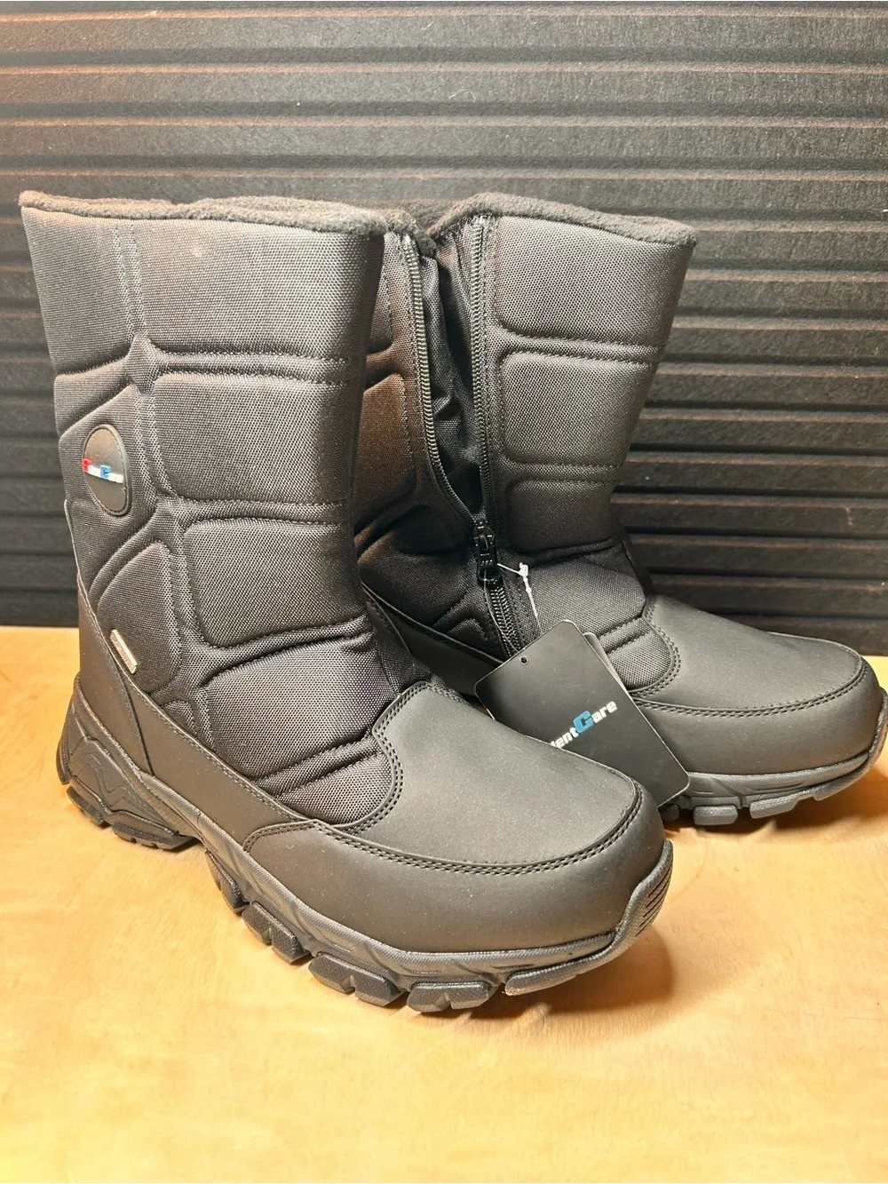 Silentcare men’s winter snow boots size 9 new with tags